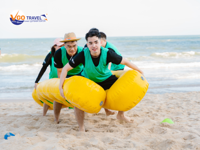Trò chơi team building bước chân đoàn kết