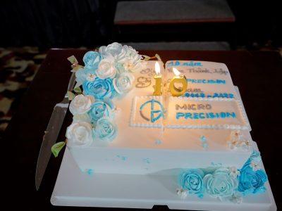 bánh kem kỷ niệm 10 năm thành lập công ty