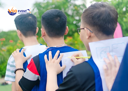 Trò chơi vẽ tranh sau lưng thú vị