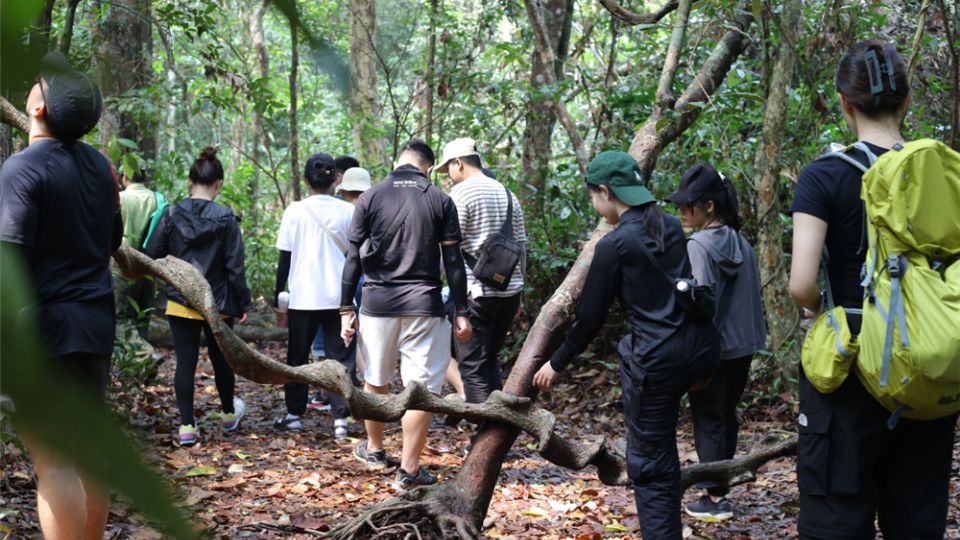 Trekking rừng Mã Đà