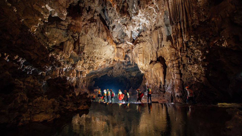 thời điểm đi trekking hang Tú Làn