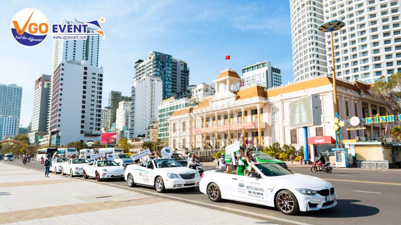 Tổ chức chạy roadshow xe ô tô mui trần