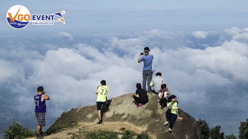 Leo núi Chứa Chan