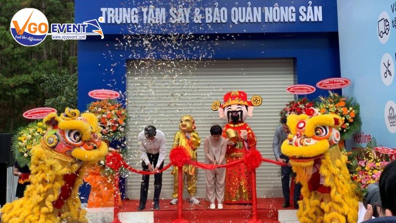 Khoảnh khắc cắt băng khai trương đầy ý nghĩa