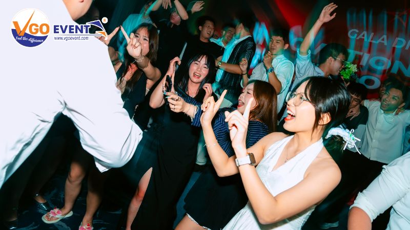 Không khí sự kiện sôi động