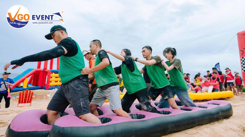 Đồng lòng tiến bước