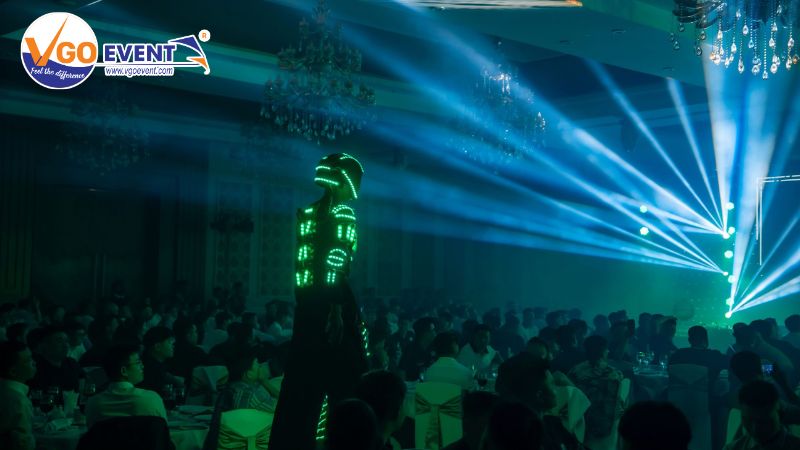 Âm nhạc, ánh sáng và visual nên được đồng bộ trong màn trình diễn