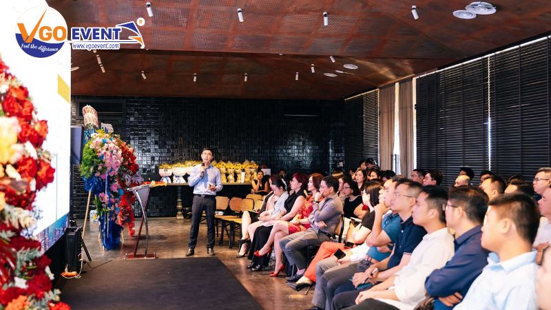 Hội thảo chuyên đề tập trung vào một chủ đề cụ thể